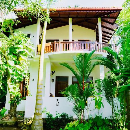 Shadow Surf Bay Hotel Тангале Екстериор снимка