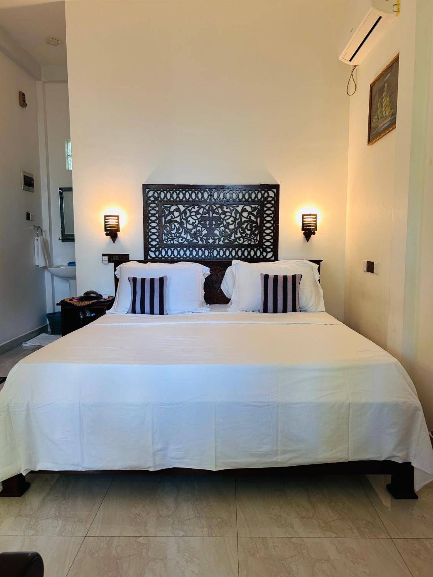 Shadow Surf Bay Hotel Тангале Екстериор снимка