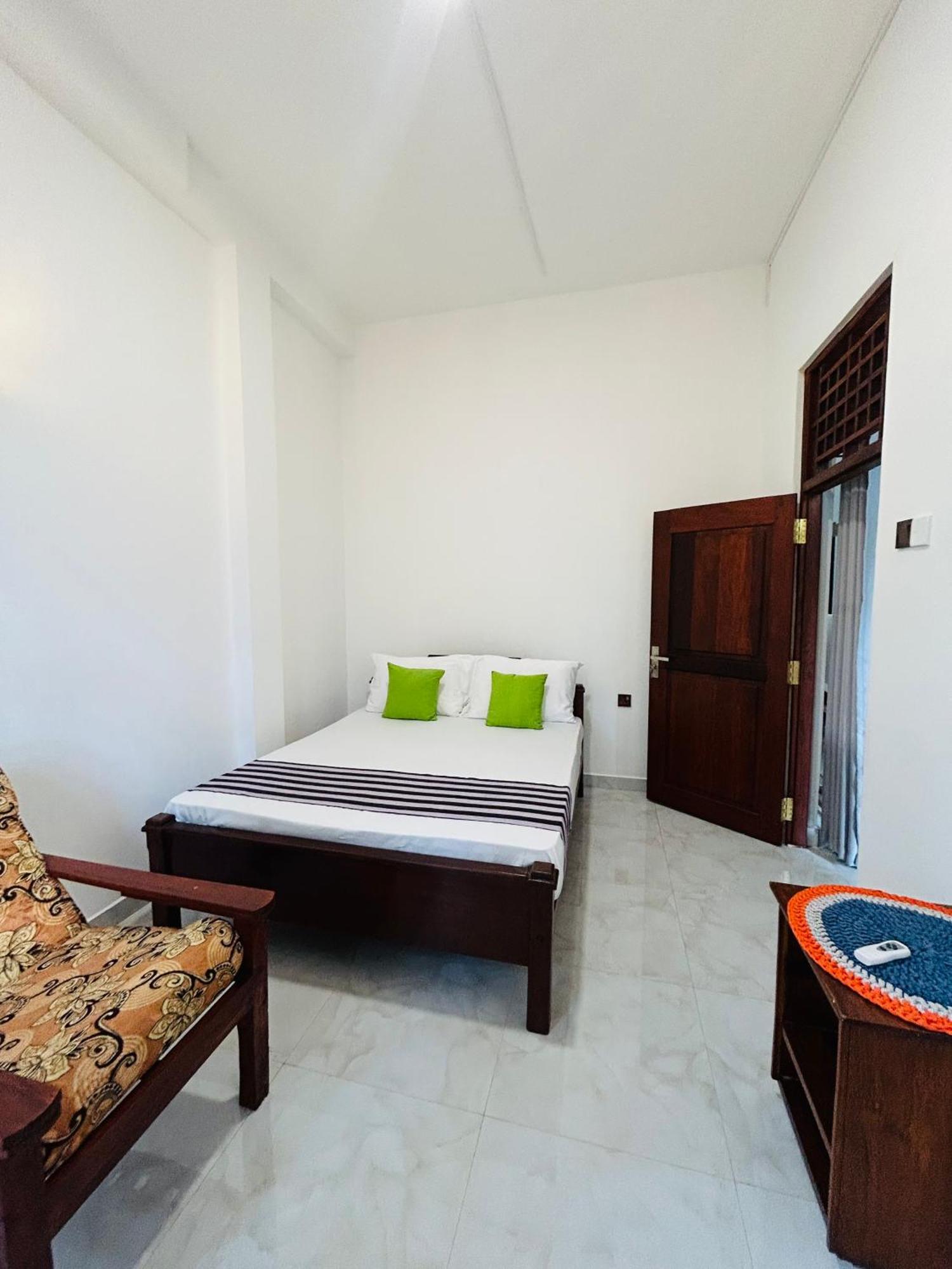 Shadow Surf Bay Hotel Тангале Екстериор снимка