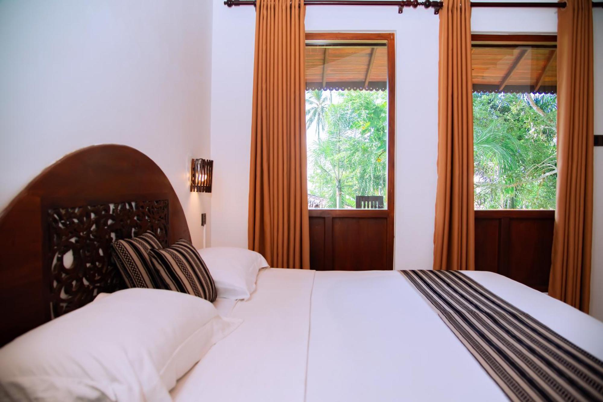 Shadow Surf Bay Hotel Тангале Екстериор снимка