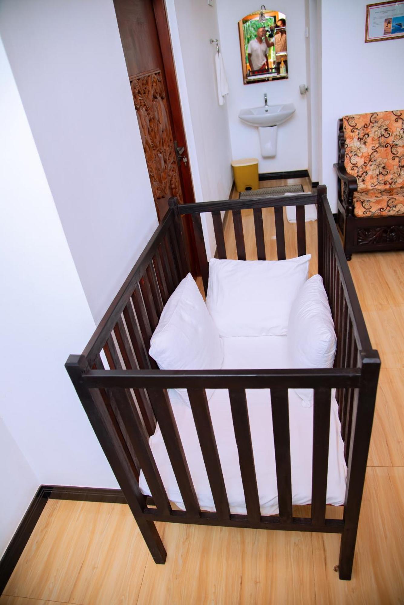 Shadow Surf Bay Hotel Тангале Екстериор снимка