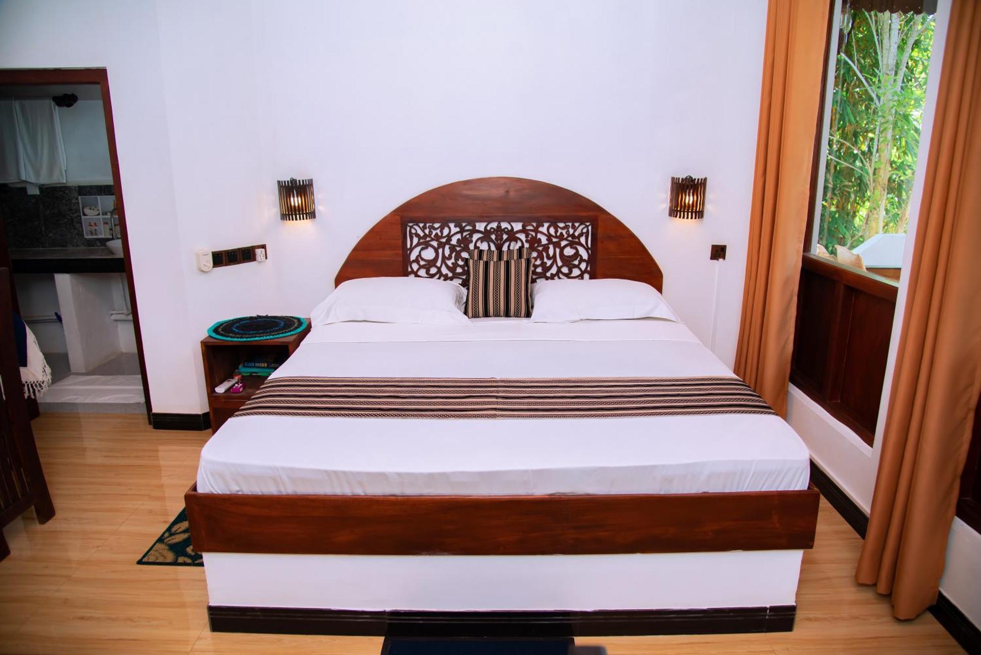 Shadow Surf Bay Hotel Тангале Екстериор снимка