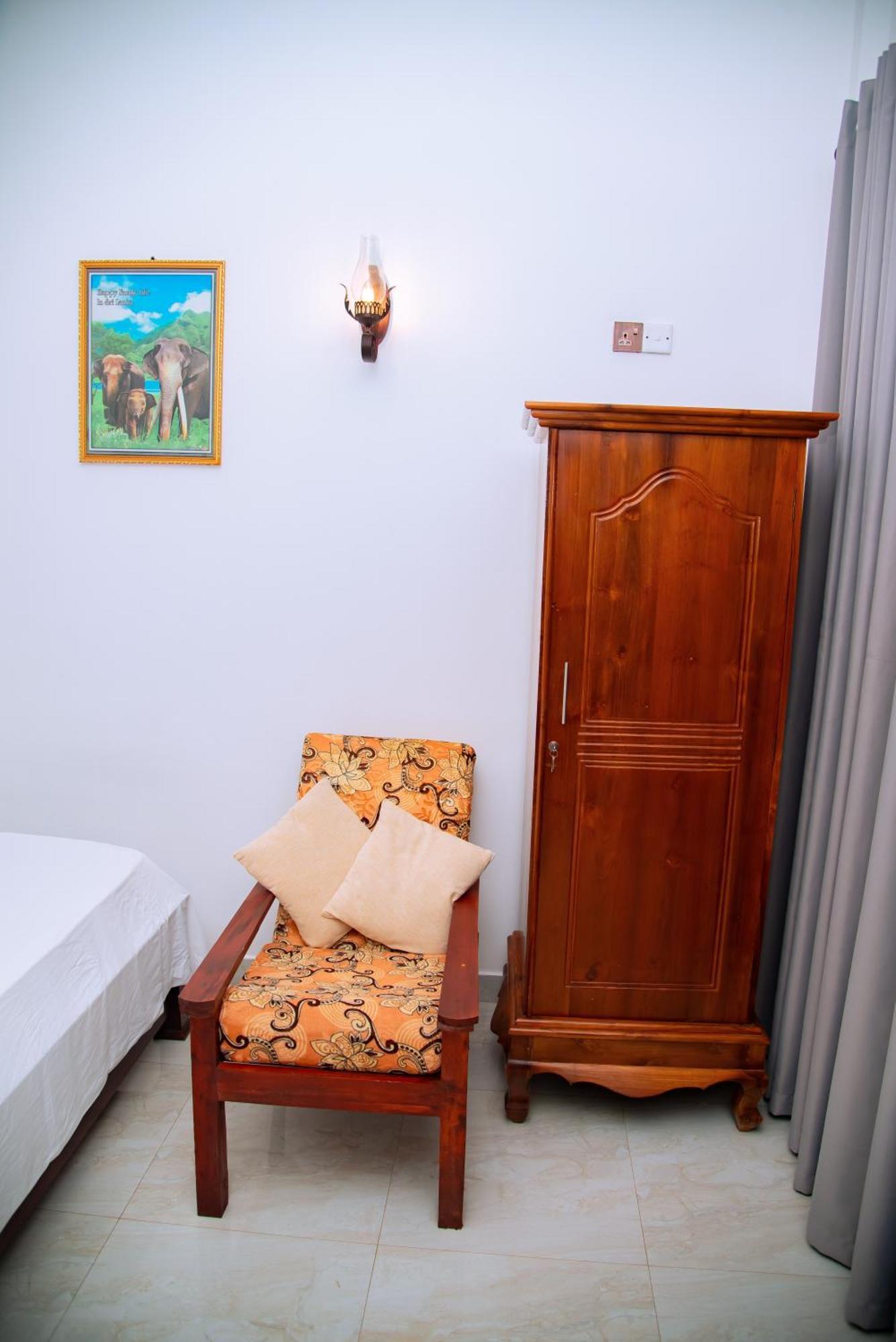 Shadow Surf Bay Hotel Тангале Екстериор снимка