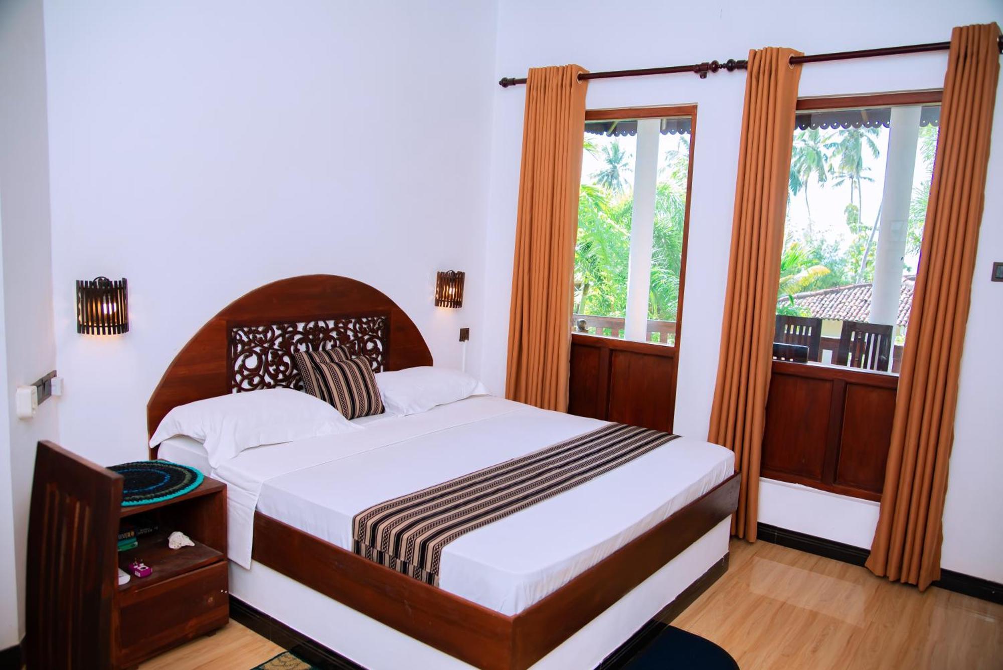 Shadow Surf Bay Hotel Тангале Екстериор снимка