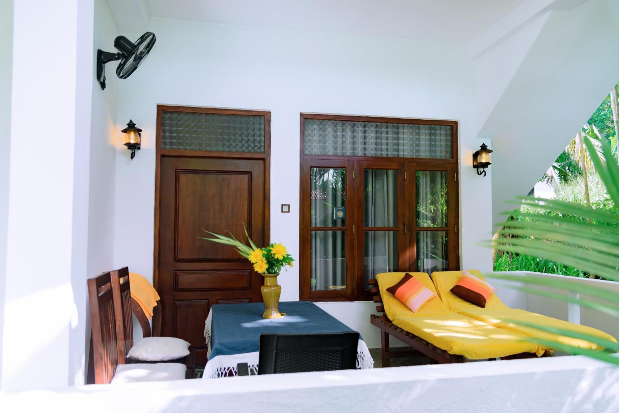 Shadow Surf Bay Hotel Тангале Екстериор снимка