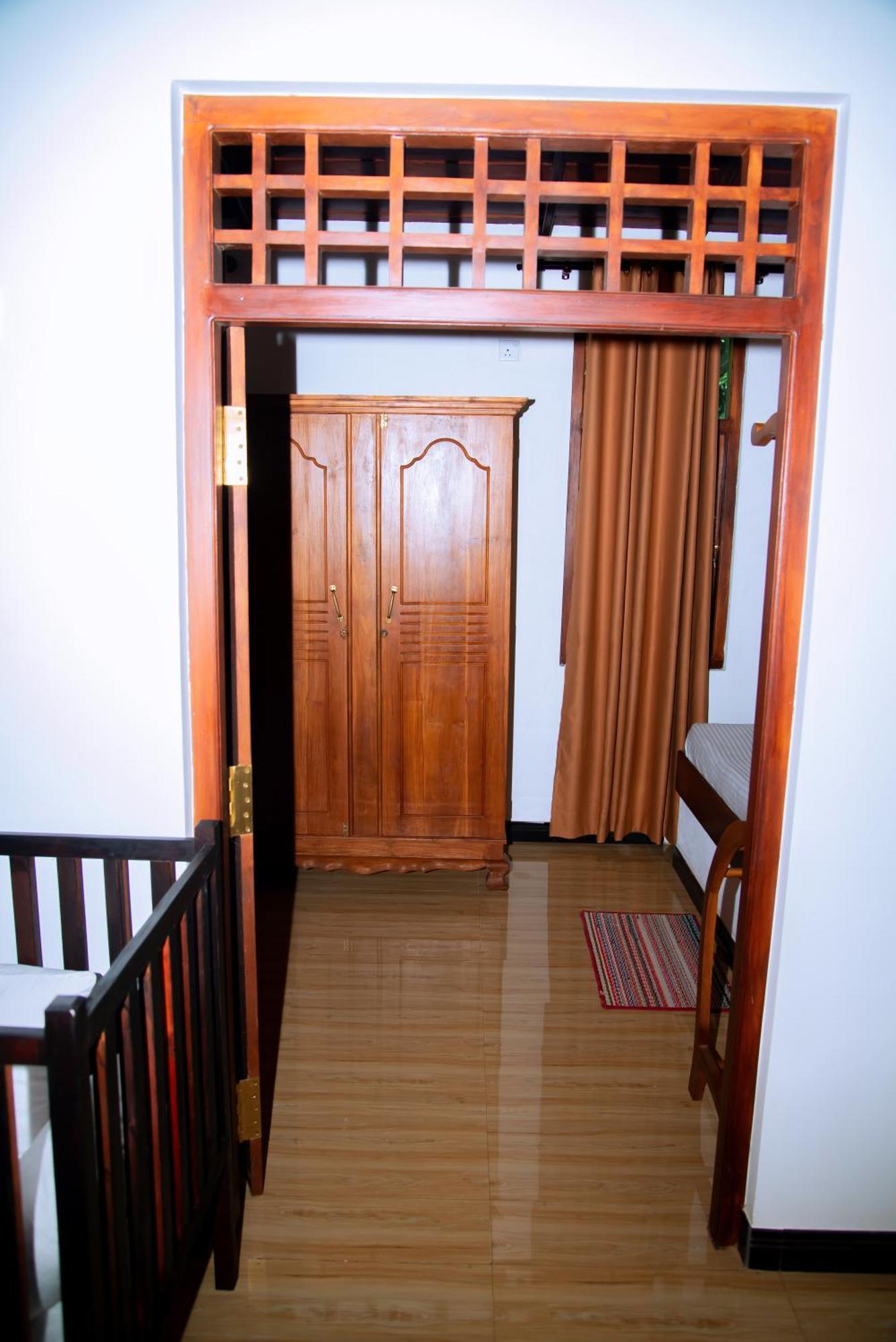 Shadow Surf Bay Hotel Тангале Екстериор снимка
